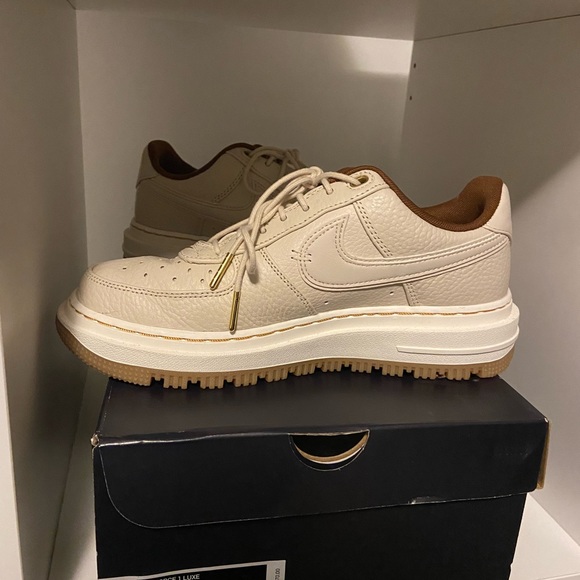 Nike Air Force 1 Low Luxe Pearl White - Picture 5 of 8